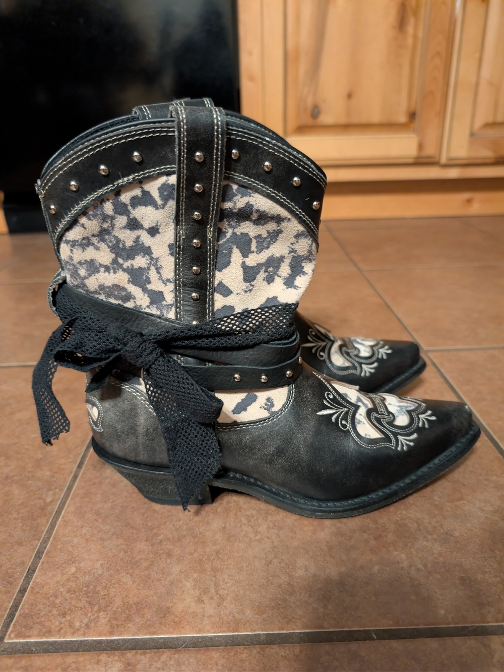 Rockin Country RC5006 Black Leather Studded Western Boots Size 8M